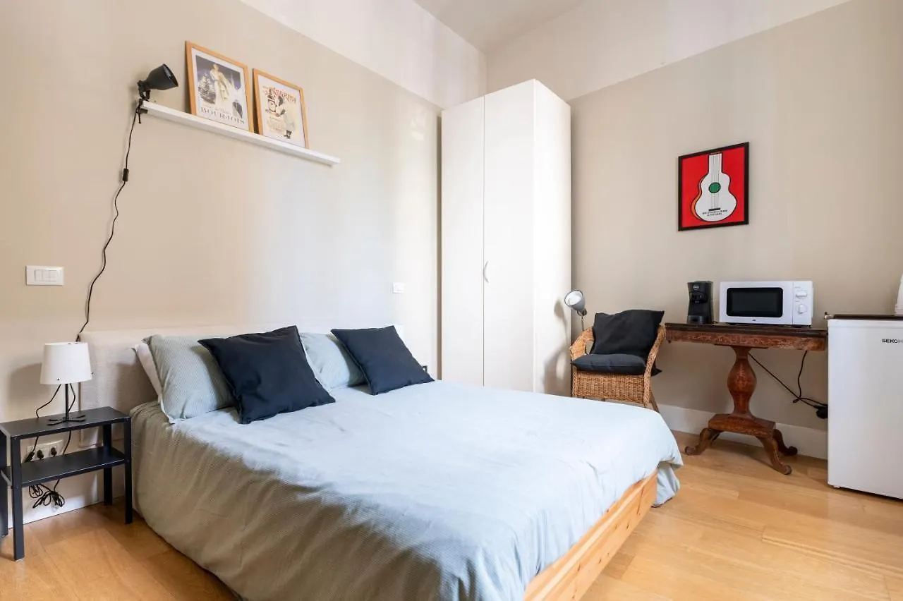 Boutique Apartment With Private Rooms And Garden Oasis Floransa