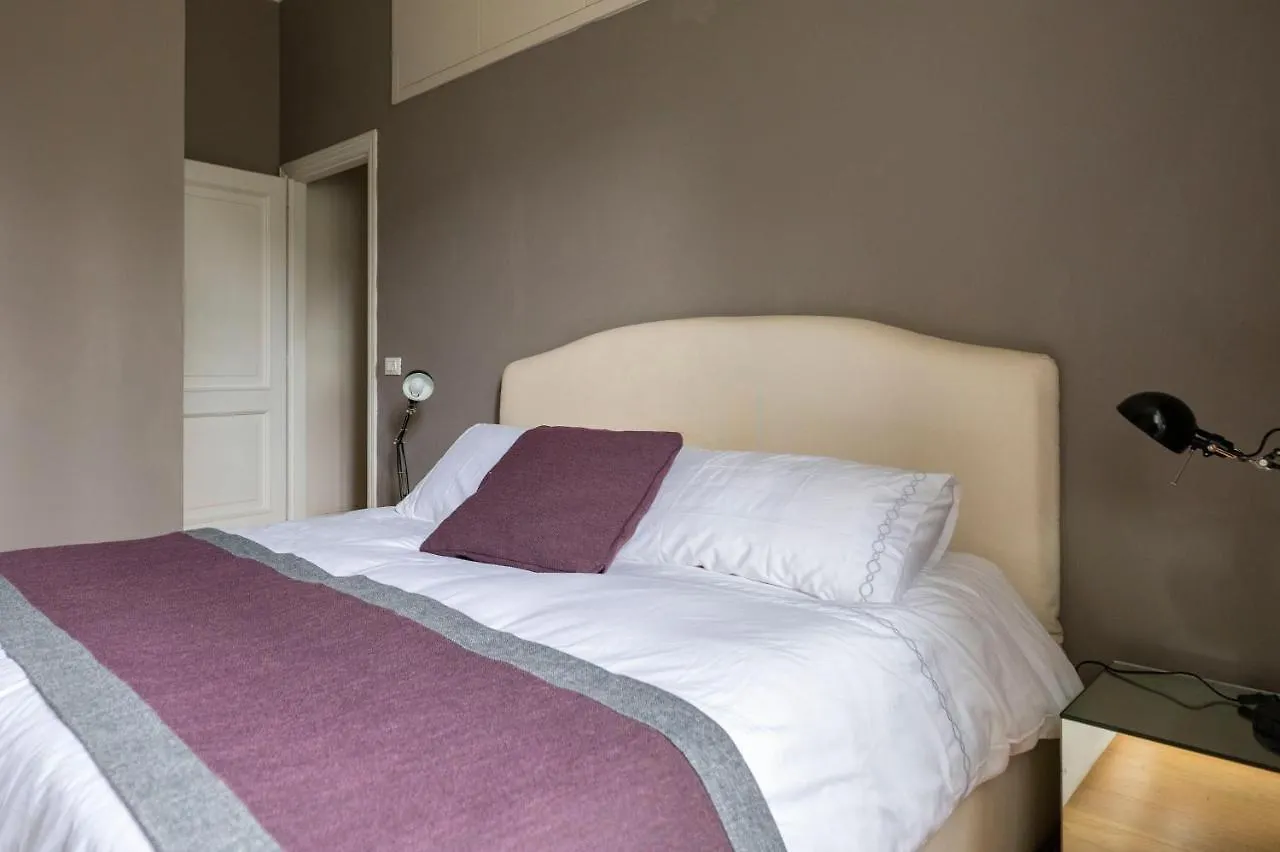 Boutique Apartment With Private Rooms And Garden Oasis Floransa