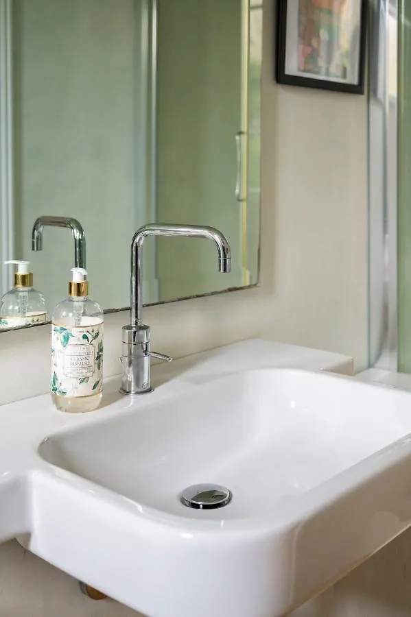 Boutique Apartment With Private Rooms And Garden Oasis Florence 0*,