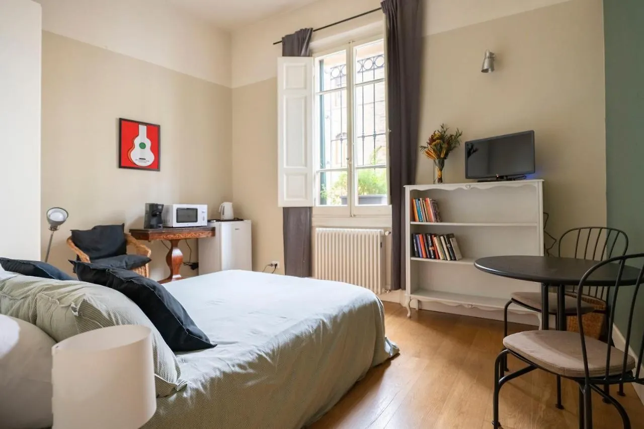 Boutique Apartment With Private Rooms And Garden Oasis Florence Italië