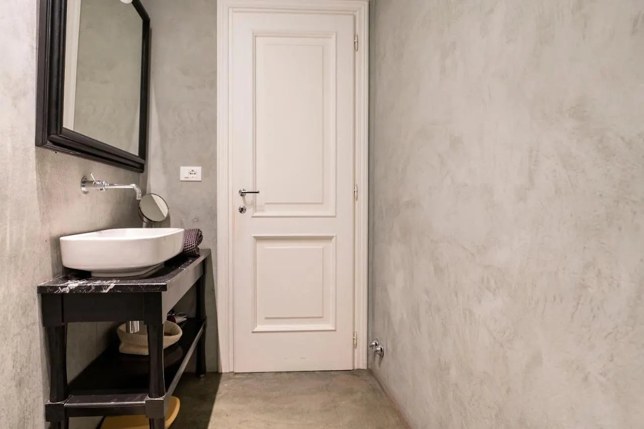 Boutique Apartment With Private Rooms And Garden Oasis Florencja Włochy